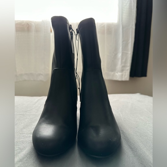 Torrid ladies 8 wide  stretch boot. BNWT black - Picture 8 of 8